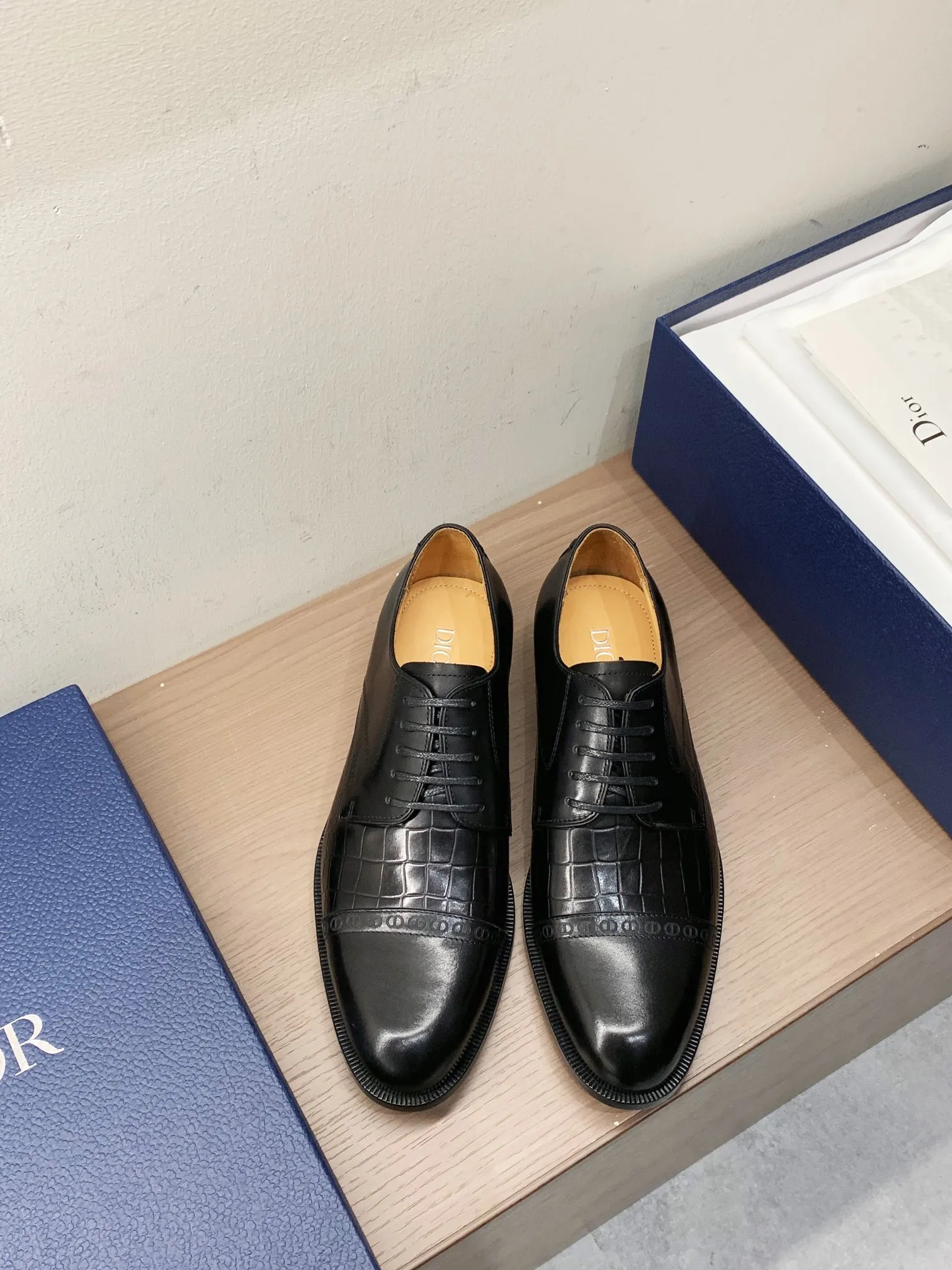 940💰 Dior high-end men's boutique casual leather shoes, imported cowhide upper, water-dyed cowhide lining, imported genuine leather outsole, perfect details, standard code 39-44 (38.45.46 customized, non-returnable and non-exchangeable),